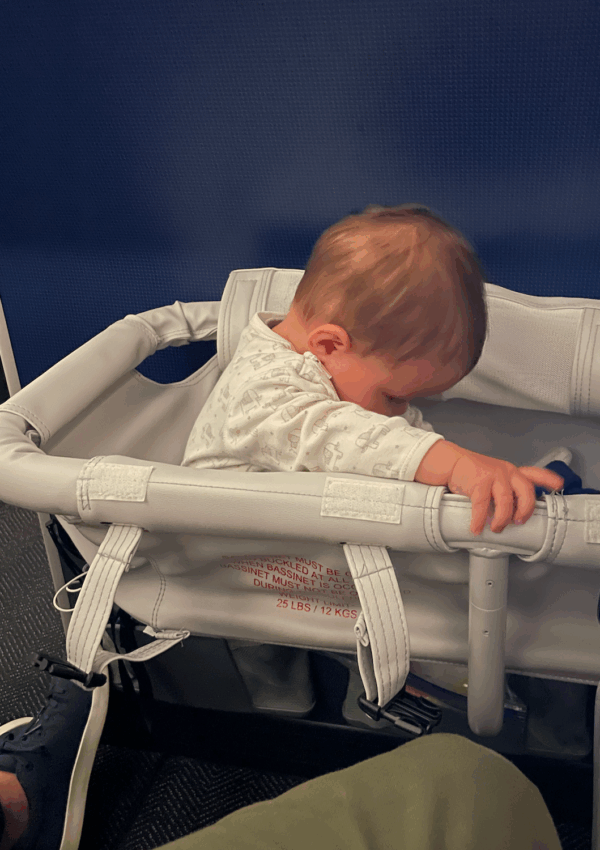 Selecting Airplane Seats for Toddlers and Babies