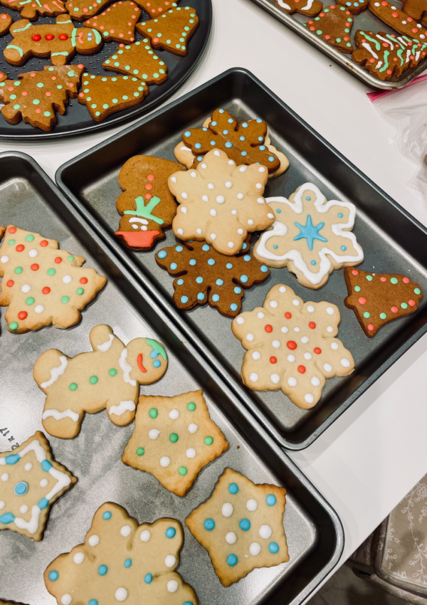 Ways to Practice Hospitality as a Family this Holiday Season